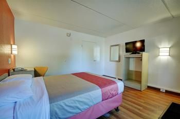 Motel 6 Springfield - Chicopee