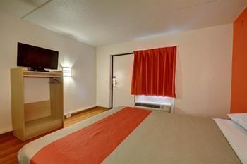 Motel 6 Springfield - Chicopee