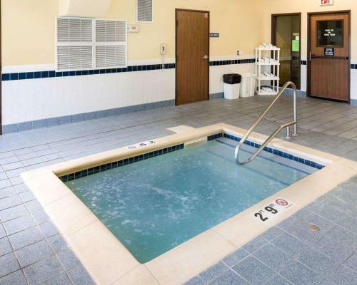 Hotel Quality Inn Lakeville