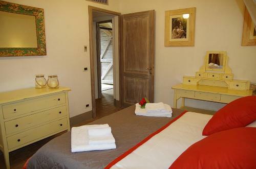 Dolciano Villa Sleeps 4 Pool Air Con Wifi