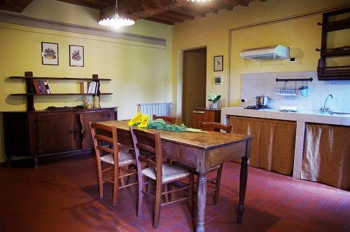 Dolciano Villa Sleeps 4 Pool Wifi