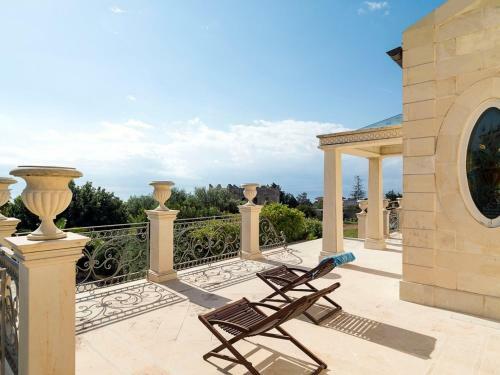 Donnalucata Villa Sleeps 8 Pool Wifi