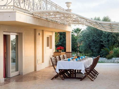 Donnalucata Villa Sleeps 8 Pool Wifi