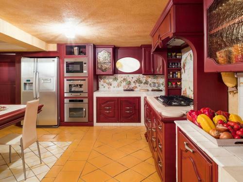Donnalucata Villa Sleeps 8 Pool Wifi