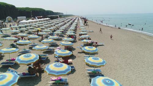 Happy Camp Mobile Homes In Camping Village Paestum