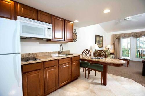 Hotel Tween Waters Inn Island Resort