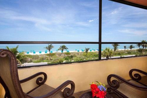 Hotel Tween Waters Inn Island Resort