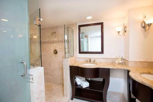 Hotel Tween Waters Inn Island Resort