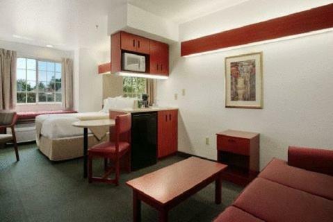 Motel 6 Dixon
