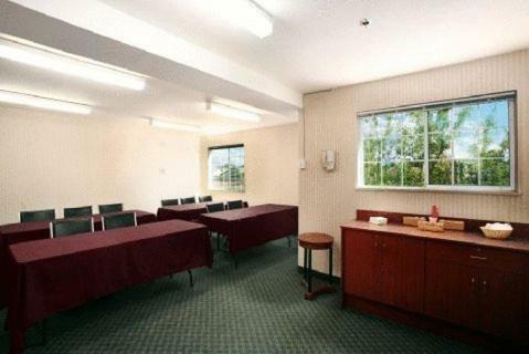 Motel 6 Dixon