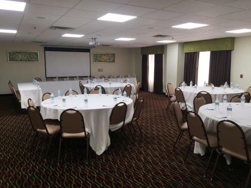 Holiday Inn Express Hotel & Suites Orange City