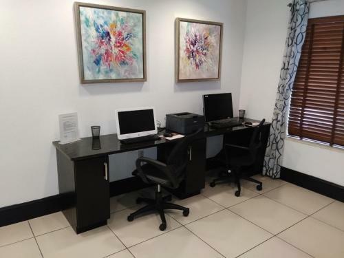 Holiday Inn Express Hotel & Suites Orange City