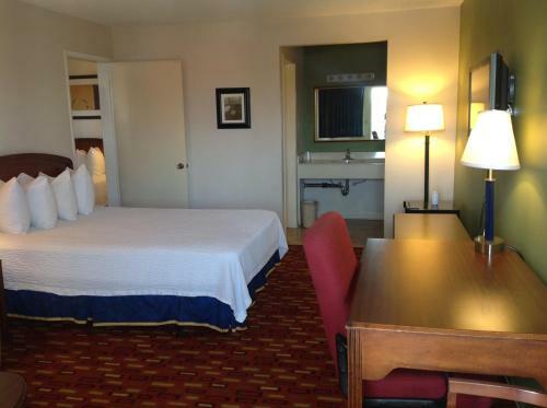 Eunice Plaza Motel
