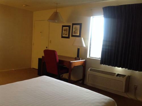 Eunice Plaza Motel
