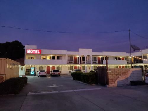Eunice Plaza Motel