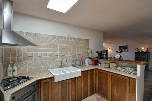 Fabro Villa Sleeps 10 Pool Wifi