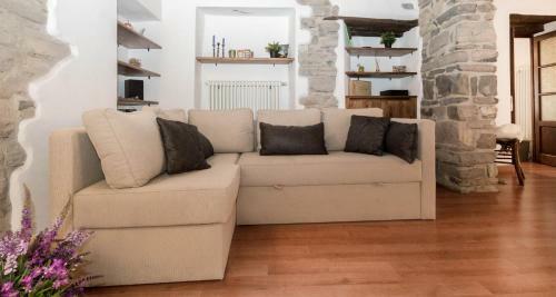 Altido Giuliana Home