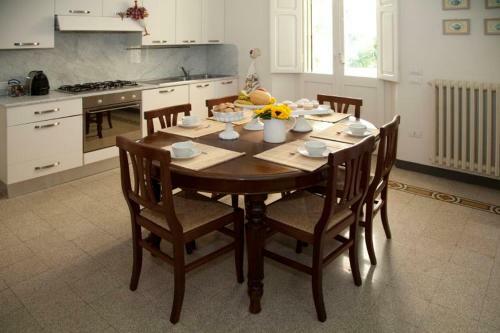 Fano Villa Sleeps 8 Pool Air Con Wifi