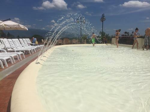 Villa Norcenni Aparthotel