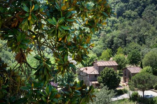 Villa Norcenni Aparthotel
