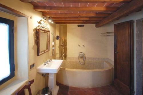 Figline Valdarno Villa Sleeps 4 Wifi