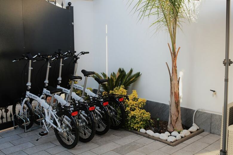 Hostal Apple Rooms Rome Airport