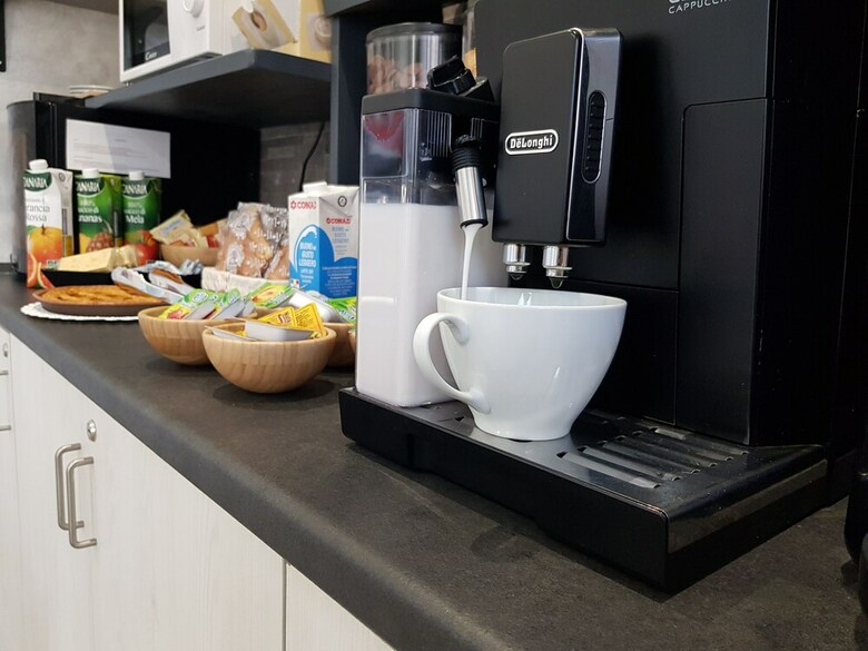 Hostal Apple Rooms Rome Airport