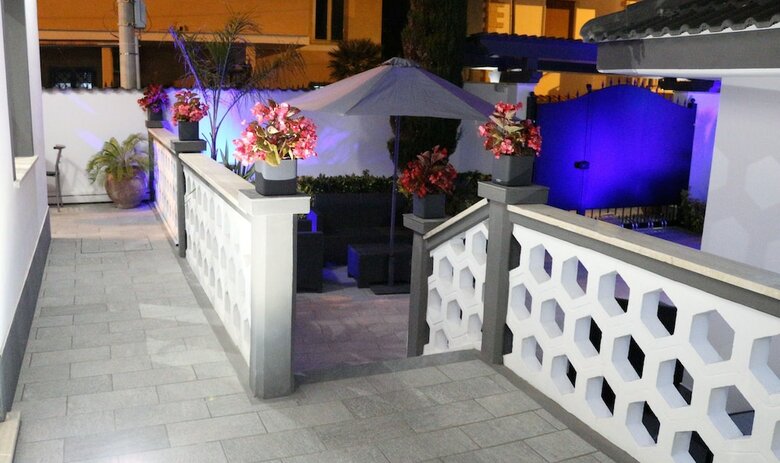 Hostal Apple Rooms Rome Airport