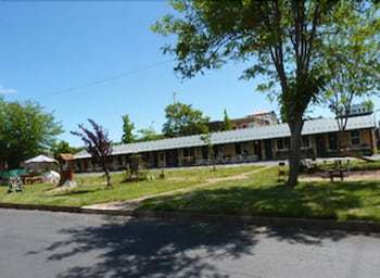 Jumping Frog Motel