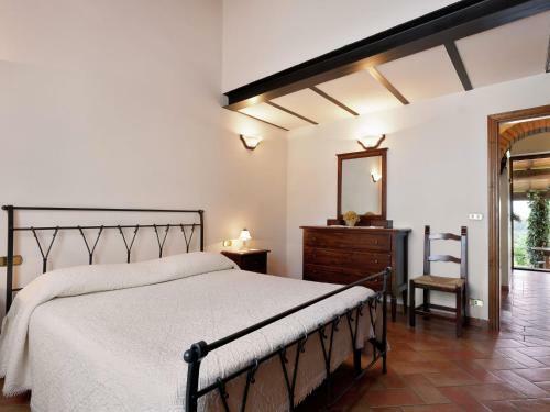 Scenic Home In Foiano Della Chiana With Terrace
