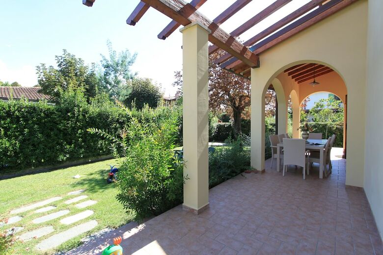Villa Dina