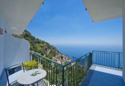 Furore Apartment Sleeps 4