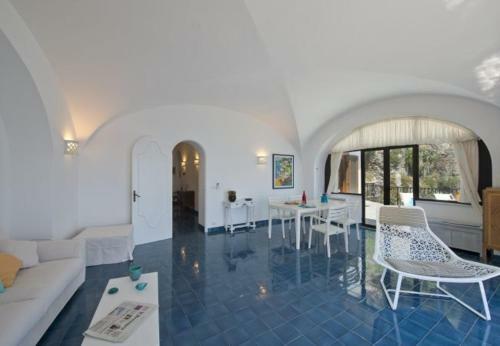 Furore Villa Sleeps 5