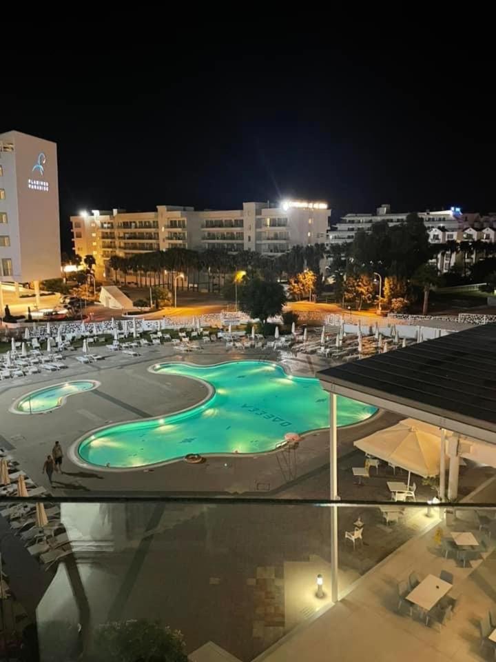 Hotel Odessa(.)
