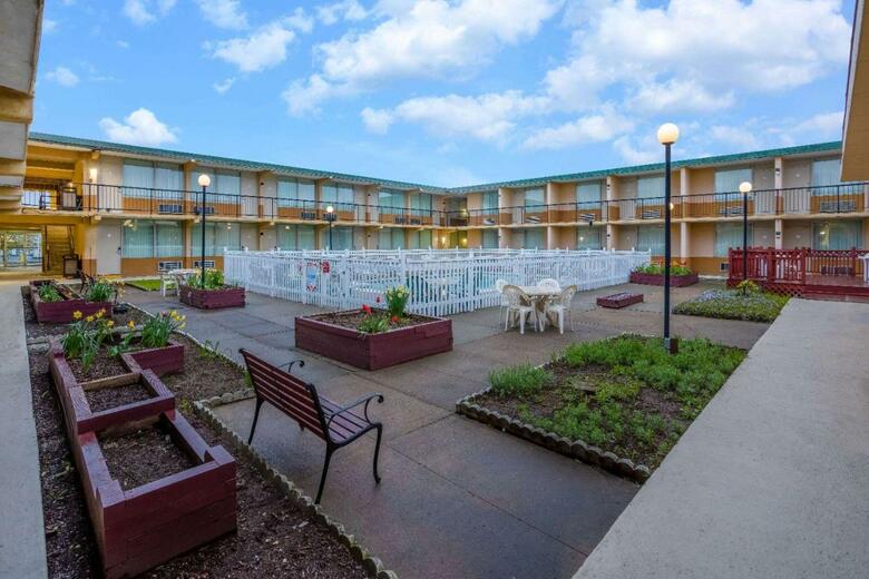 Hotel Ramada By Wyndham Rome - Verona