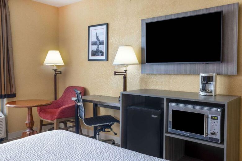 Hotel Ramada By Wyndham Rome - Verona