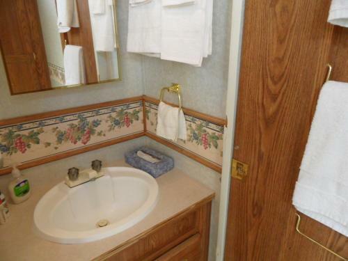 Pahrump Rv Park & Lodging