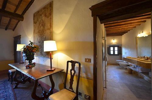 Vertine Villa Sleeps 8 Pool Air Con