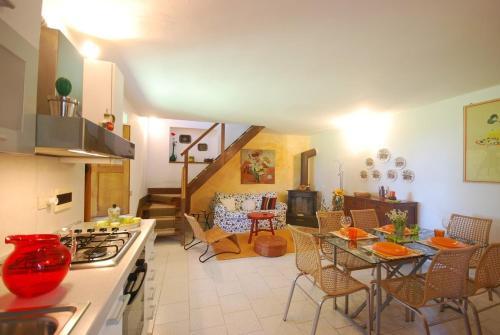 Barbischio Villa Sleeps 5 Pool Wifi
