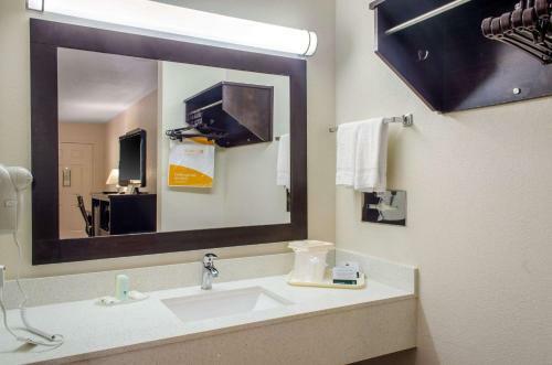 Hotel Comfort Inn Mccomb