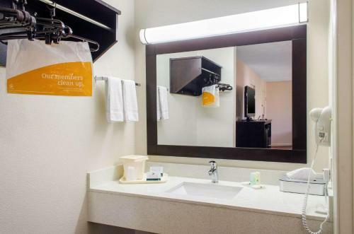 Hotel Comfort Inn Mccomb