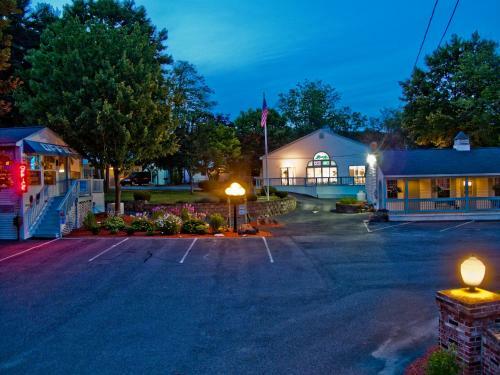 Exit 5 Motel & Cottages