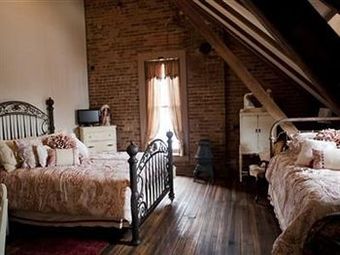 1818 Main Street Bed & Breakfast