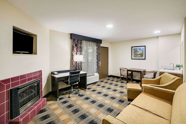 Hotel Quality Inn & Suites Mount Chalet