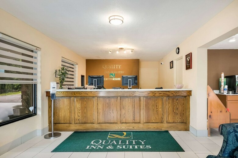 Hotel Quality Inn & Suites Mount Chalet