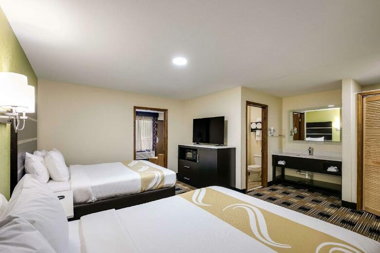 Hotel Quality Inn & Suites Mount Chalet