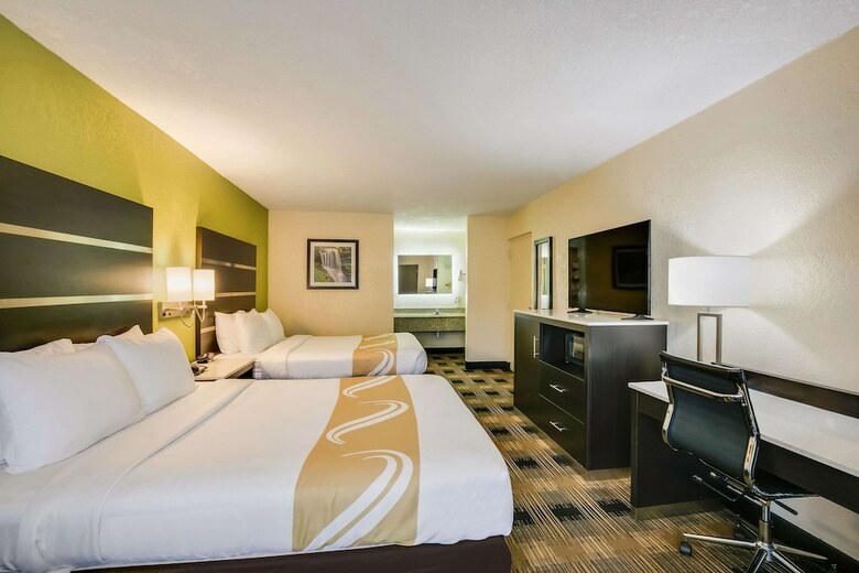 Hotel Quality Inn & Suites Mount Chalet