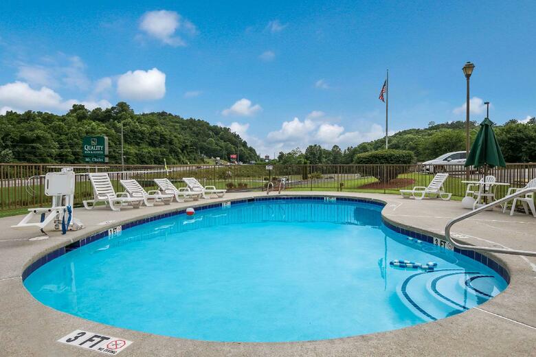 Hotel Quality Inn & Suites Mount Chalet