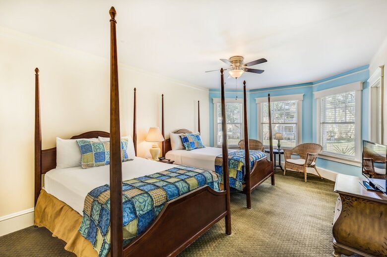Hotel Lakeside Inn
