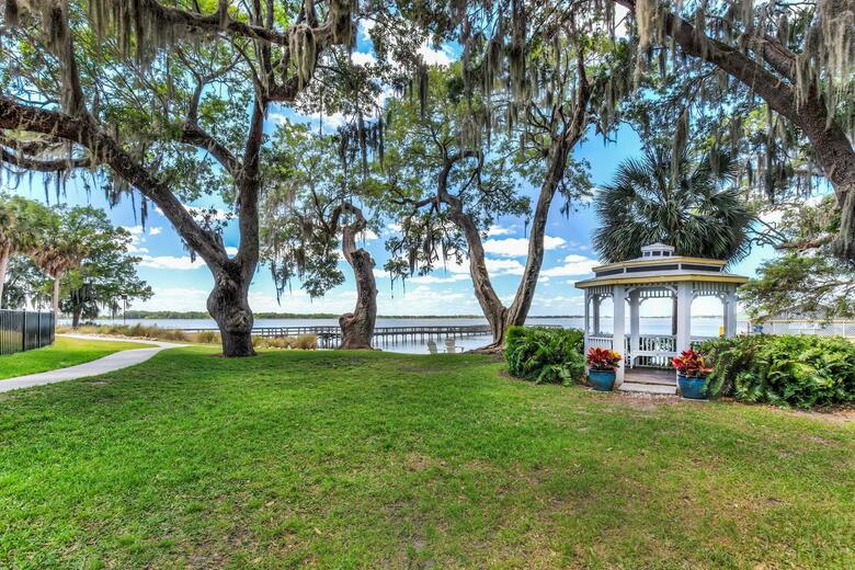 Hotel Lakeside Inn